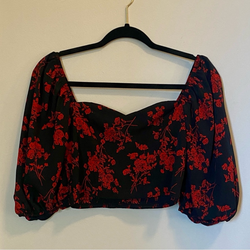 Sweetheart Neck Floral Black and Red Women's Top